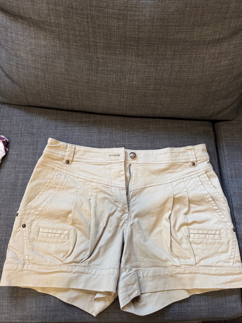 leifsdottir Cream Casual Bermuda Shorts